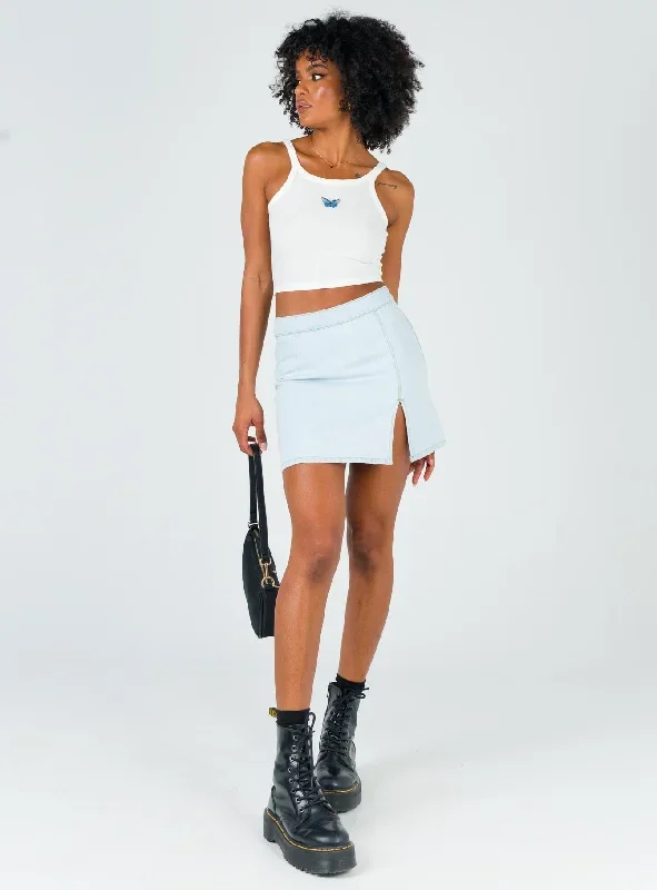 the-lola-mini-skirt-light-wash-denim